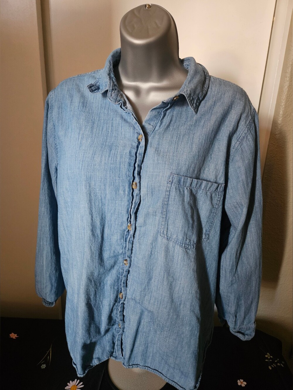 Cute and classic light wash chambray button down blouse - Petite Large